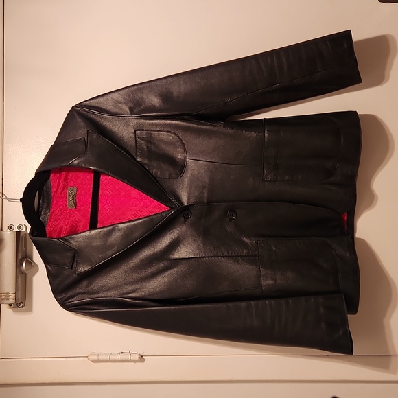 Black leather suit jacket size 40 beautifully tailored feels like butter - Picture 1 of 3